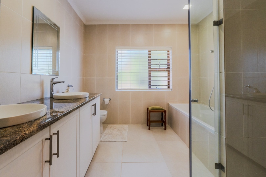 4 Bedroom Property for Sale in Stilbaai Wes Western Cape